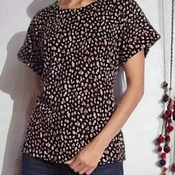 Emelia Leopard Short-Sleeved Tie-Front Blouse - Picture 1 of 7